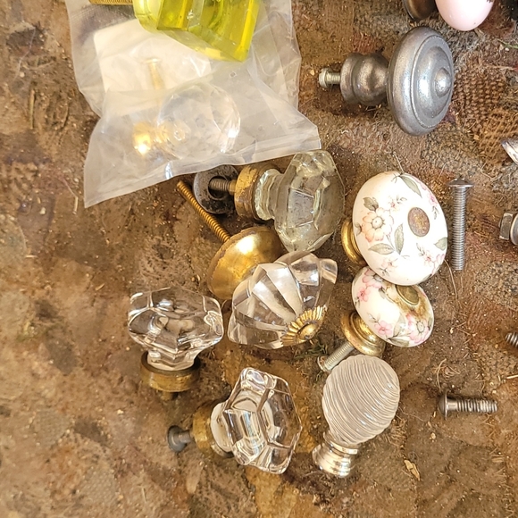 knobs - Picture 2 of 6